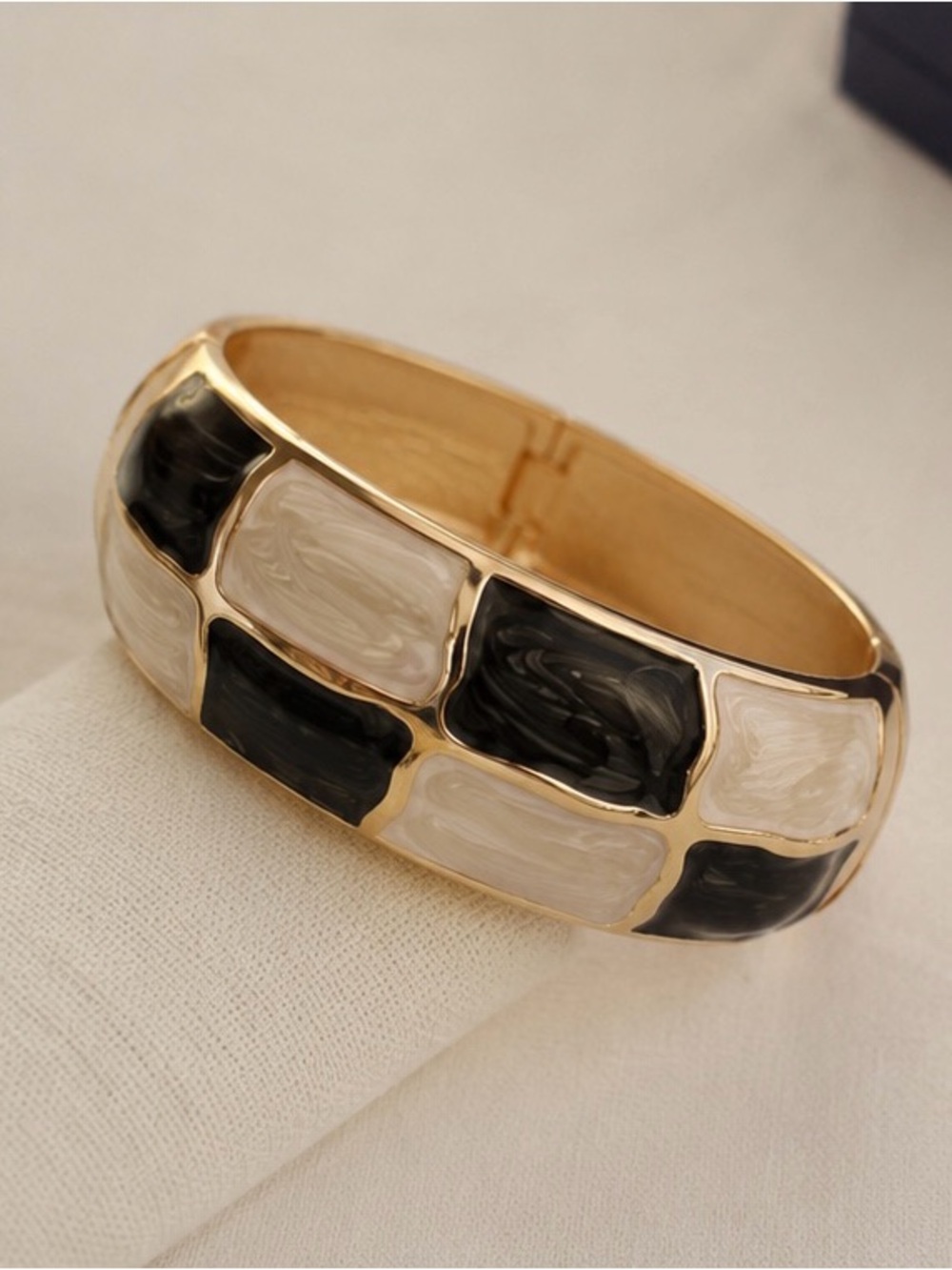 Elegant Black & Ivory Enamel Bangle